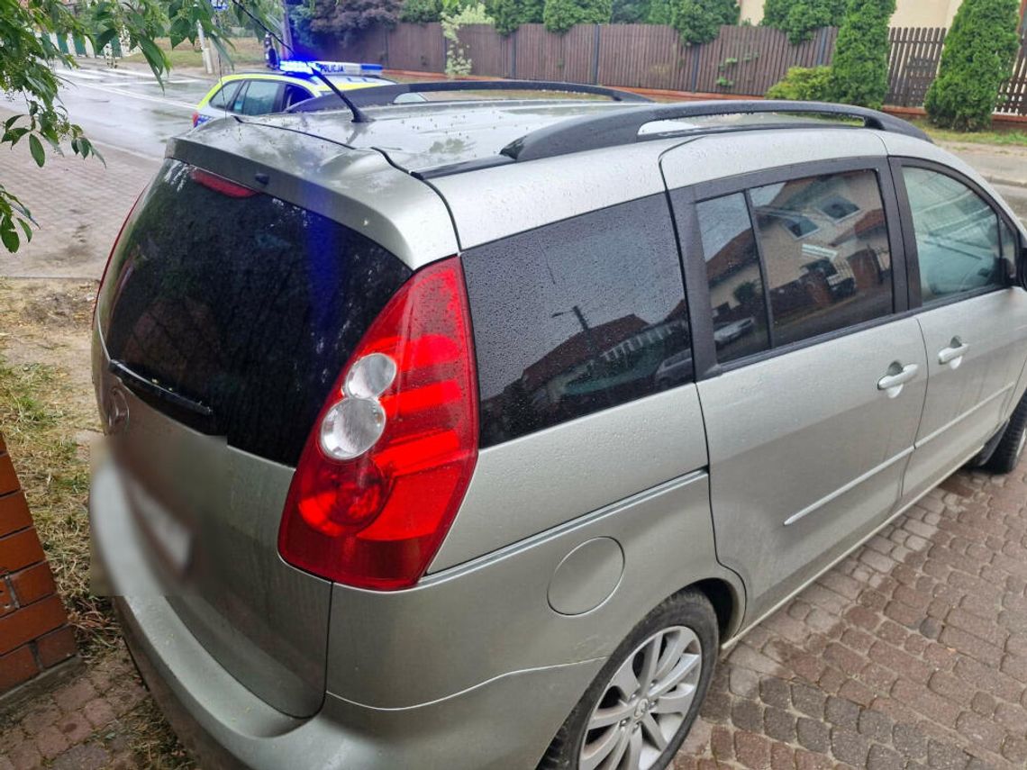 Pijana 30-latka jechała wprost na procesję Bożego Ciała. Rozbiła auto i zwyzywała policjantów Pijana 30-latka jechała wprost na procesję Bożego Ciała. Rozbiła auto i zwyzywała policjantów