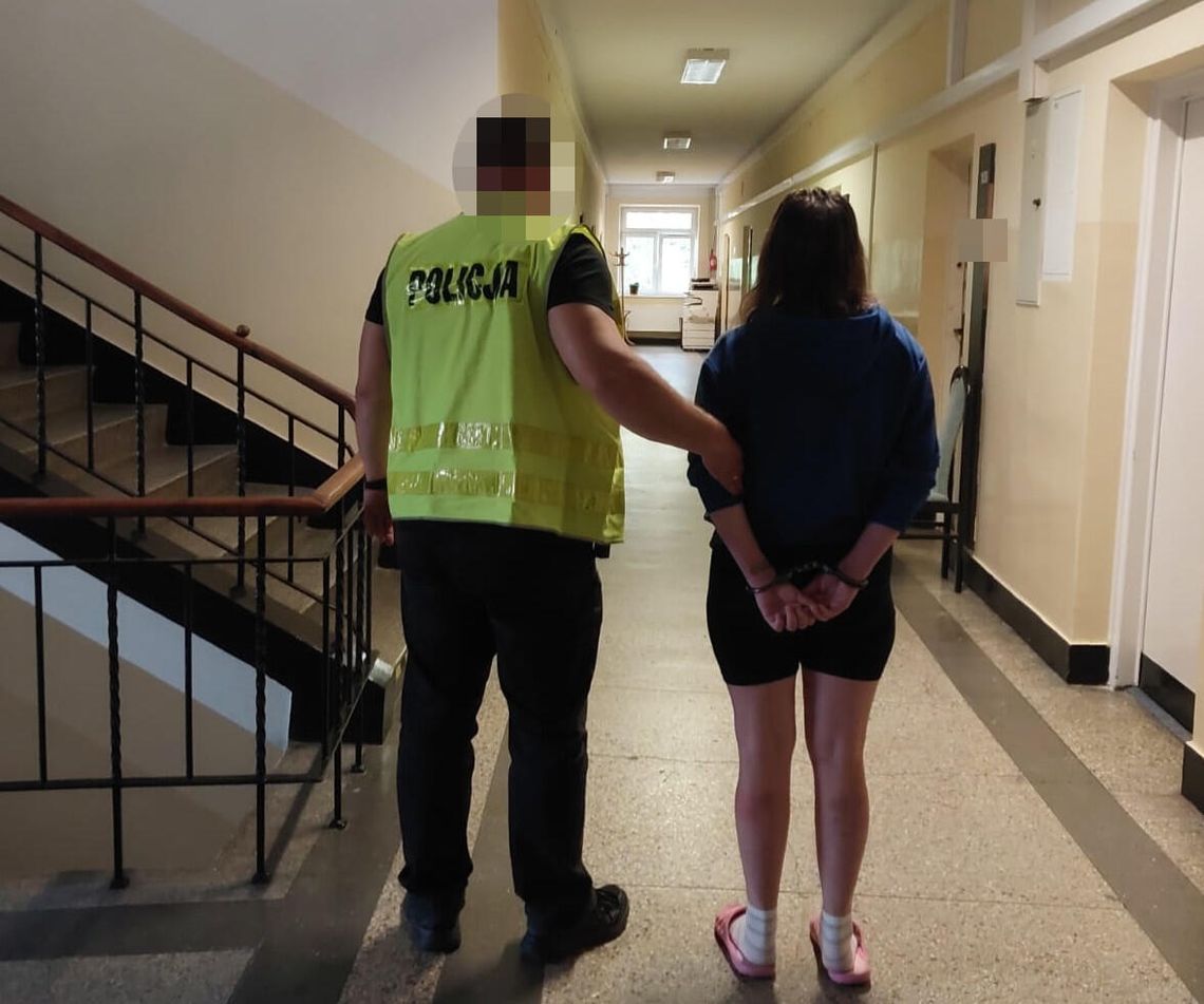 Pijana 31-latka opiekowała się niemowlęciem. Po interwencji policji kobieta trafiła do celi