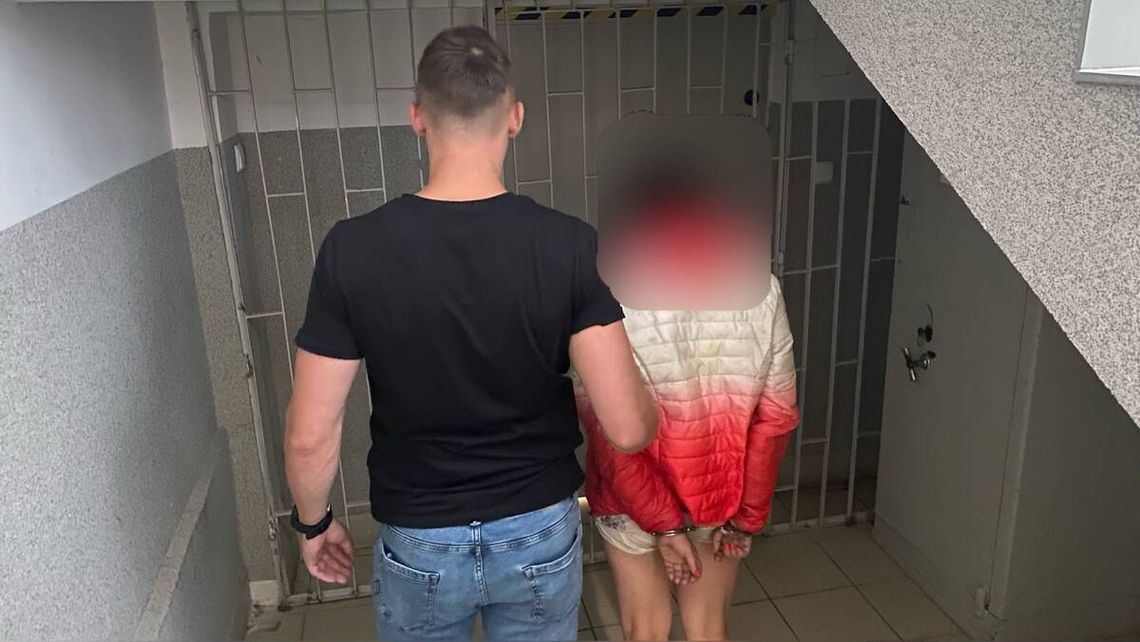 Pijana 39-latka ugryzła policjanta. Trafił na oddział zakaźny, kobieta ma zostać wydalona z Polski Pijana 39-latka ugryzła policjanta. Trafił na oddział zakaźny, kobieta ma zostać wydalona z Polski