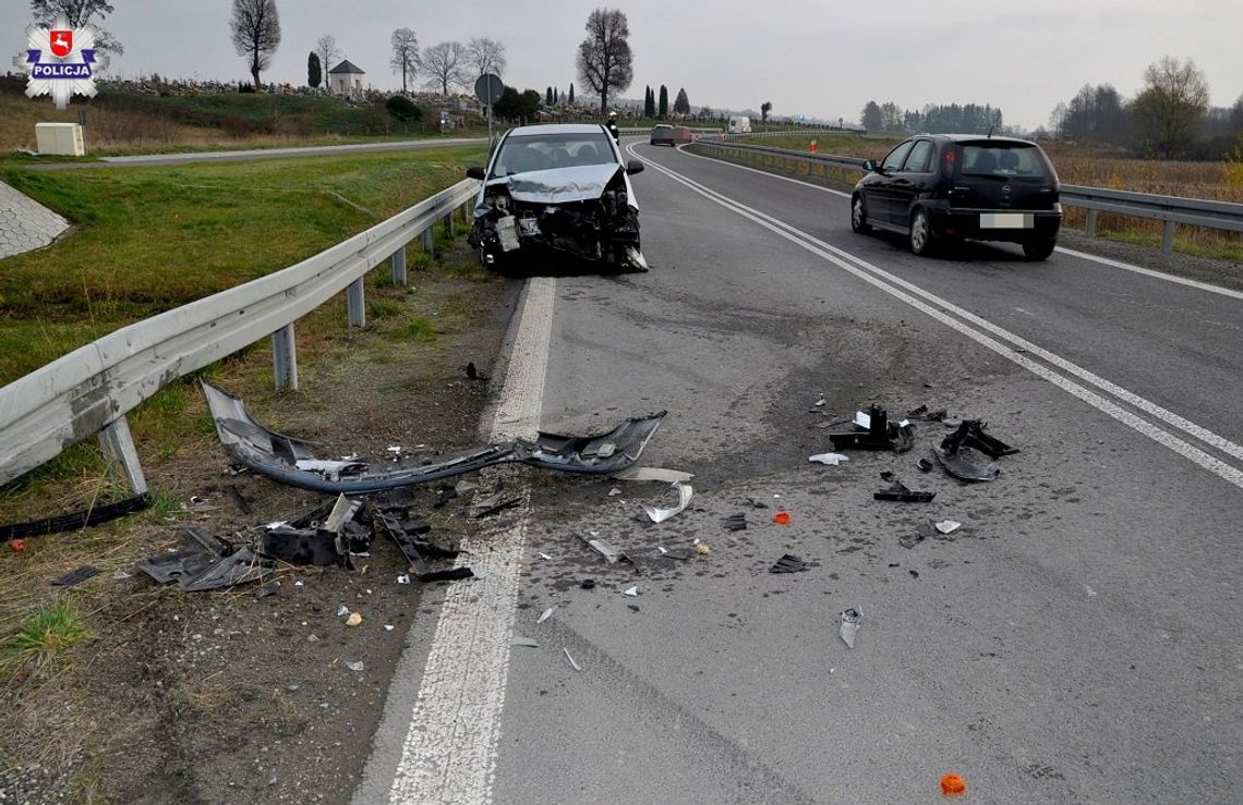 Pijana 63-latka szarżowała na drodze. Skasowała auto, zabrali ją do szpitala