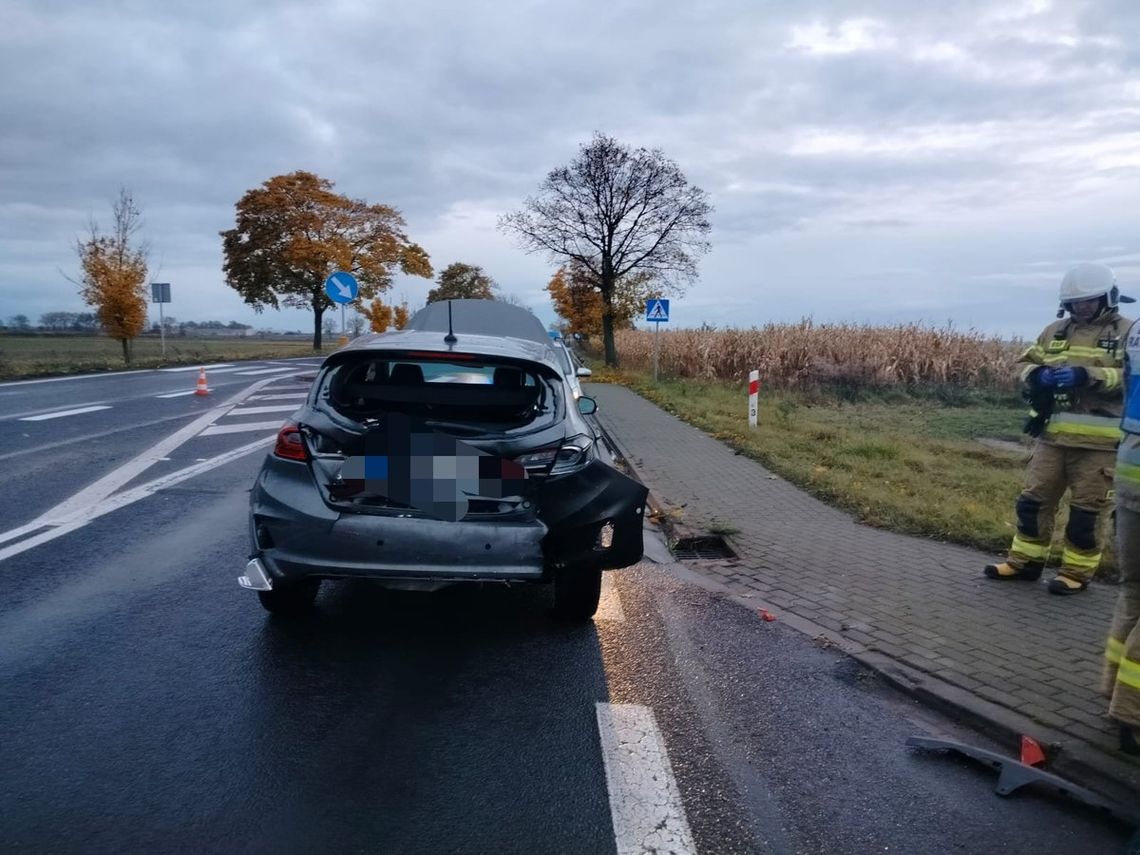 Pijana kierująca spowodowała kolizję i odjechała dymiącym autem. Po chwili seat stanął w ogniu Pijana kierująca spowodowała kolizję i odjechała dymiącym autem. Po chwili seat stanął w ogniu