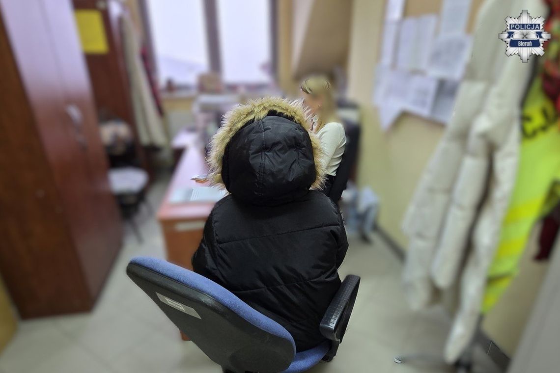 Pijana kobieta uciekała policji z małym dzieckiem w aucie. Odpowie za narażenie jego życia