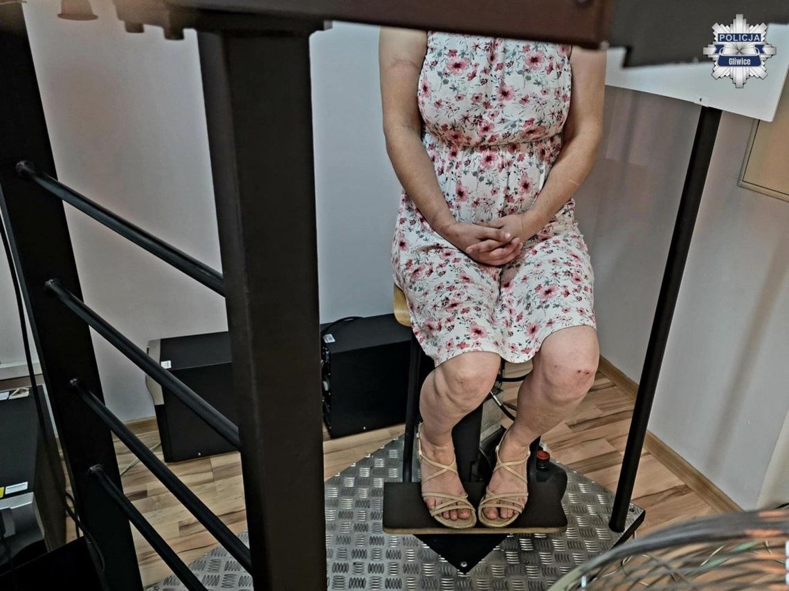Pijana matka, przemoc i zaniedbane dzieci. Nie potrafili zająć się też psem. Kobieta i jej partner zatrzymani