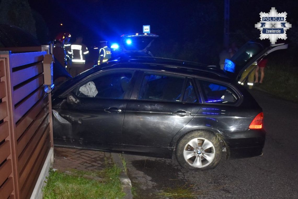Pijany 19-latek wjechał BMW w ogrodzenie. Grozi mu wydalenie z Polski