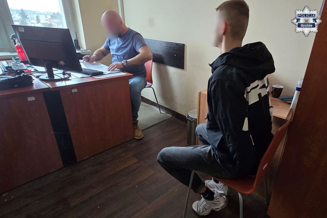 Pijany 19-latek zaatakował policjanta. Uderzył funkcjonariusza kolanem w twarz, łamiąc mu nos Pijany 19-latek zaatakował policjanta. Uderzył funkcjonariusza kolanem w twarz, łamiąc mu nos