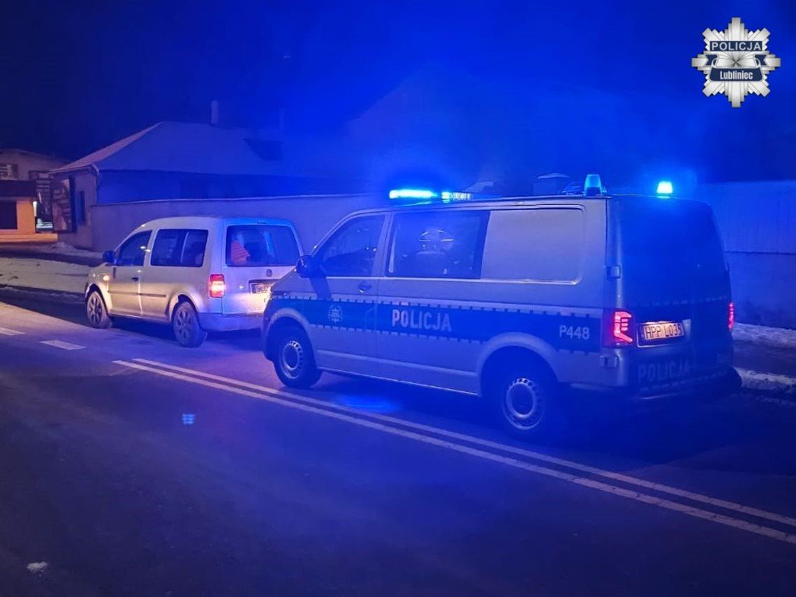 Pijany 20-latek w środku nocy uczył się jeździć autem. Obok siedział znajomy, który go instruował Pijany 20-latek w środku nocy uczył się jeździć autem. Obok siedział znajomy, który go instruował