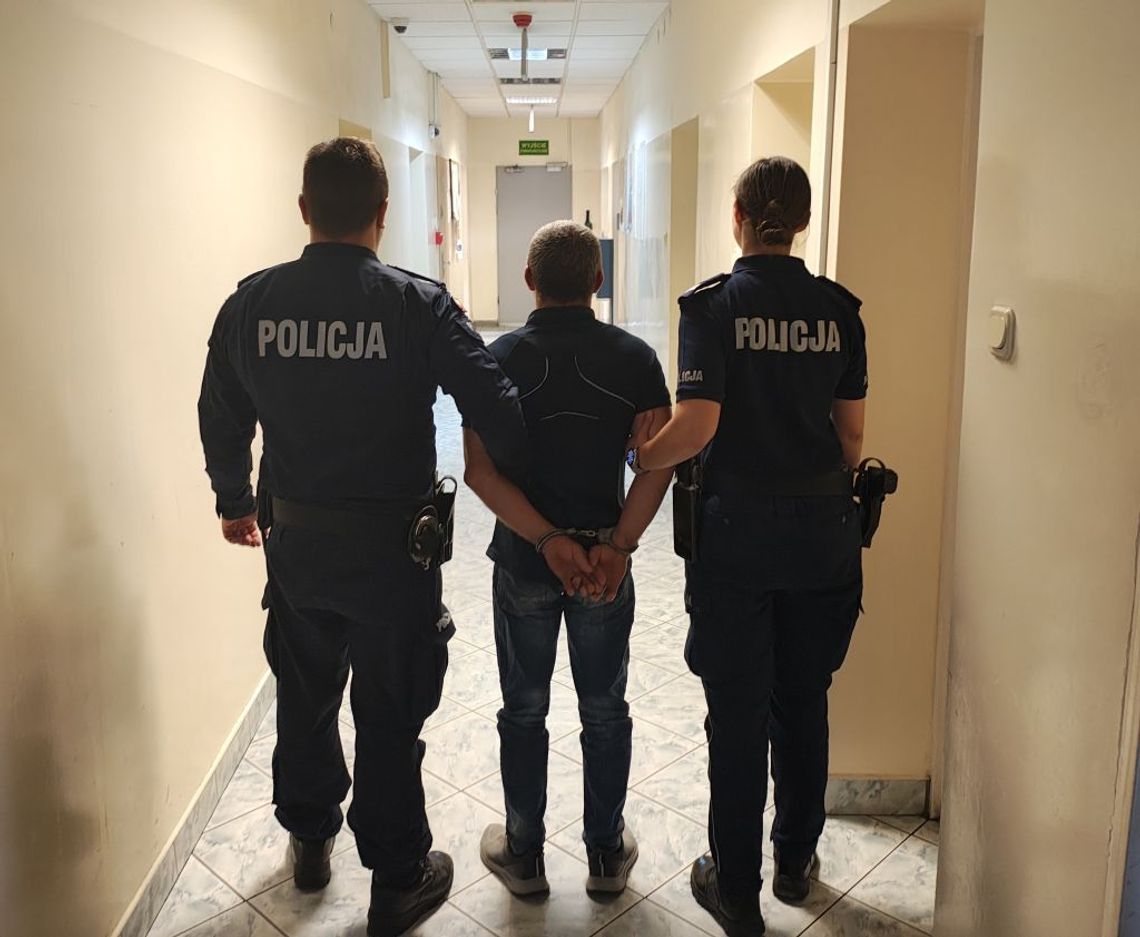 Pijany 39-latek zakłócał porządek w centrum miasta. Okazało się, że przebywał w Polsce nielegalnie Pijany 39-latek zakłócał porządek w centrum miasta. Okazało się, że przebywał w Polsce nielegalnie