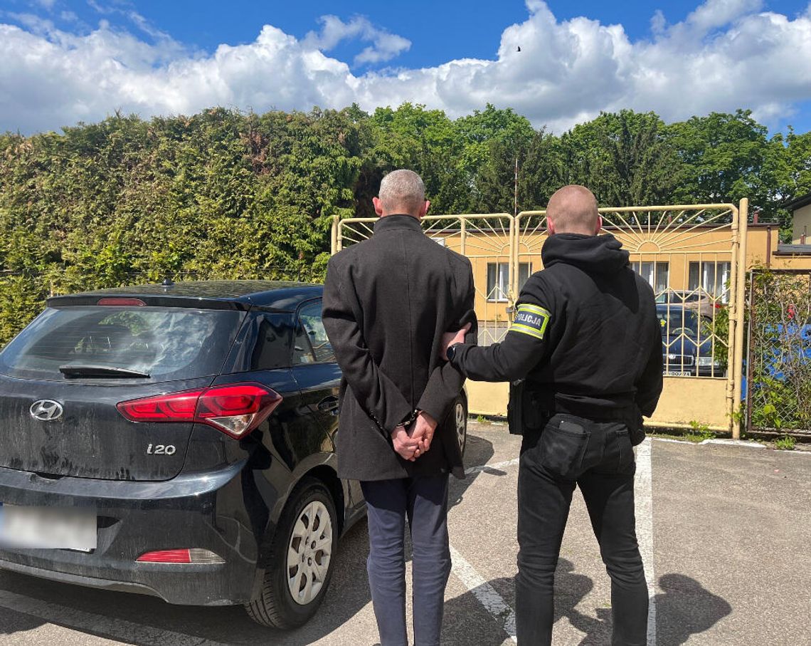 Pijany 46-latek oblał benzyną dom i podpalił go. W środku była niepełnosprawna staruszka