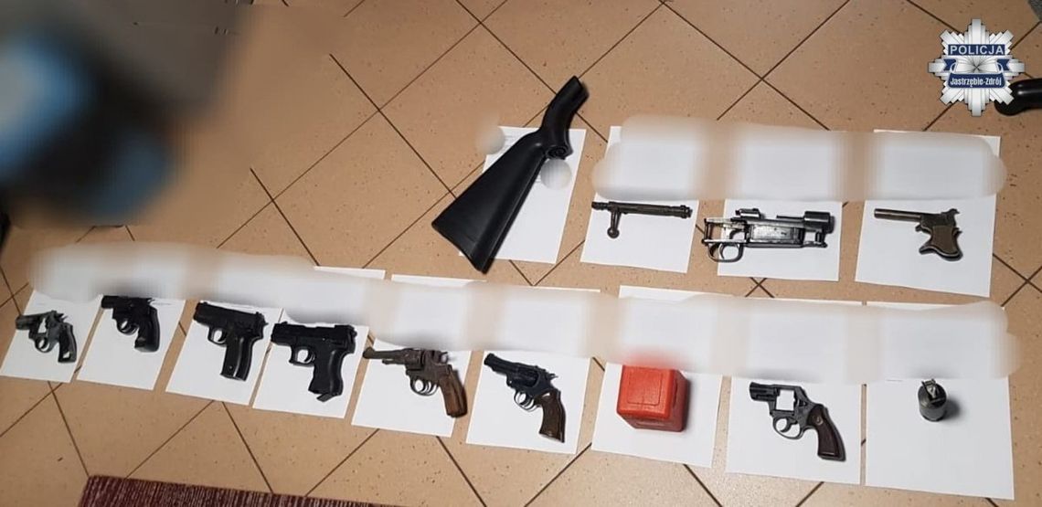 Pijany 57-latek groził uczestnikom imprezy firmowej. Odsłonił kurtkę i pokazał, że ma pistolet Pijany 57-latek groził uczestnikom imprezy firmowej. Odsłonił kurtkę i pokazał, że ma pistolet