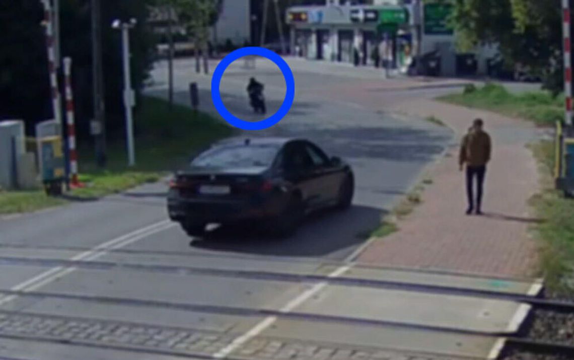 Pijany 68-latek nie zapanował nad skuterem i zderzył się z BMW