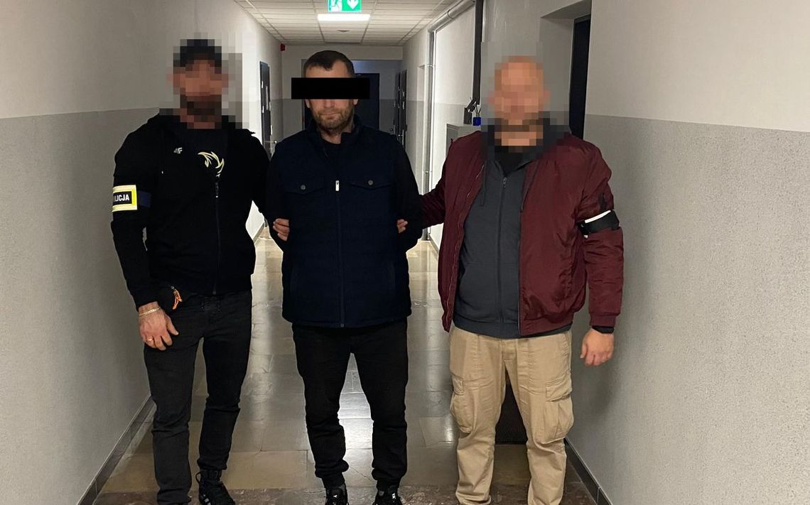 Pijany Białorusin chciał wjechać tirem na parking podziemny galerii. Dostał zakaz wjazdu do Polski Pijany Białorusin chciał wjechać tirem na parking podziemny galerii. Dostał zakaz wjazdu do Polski