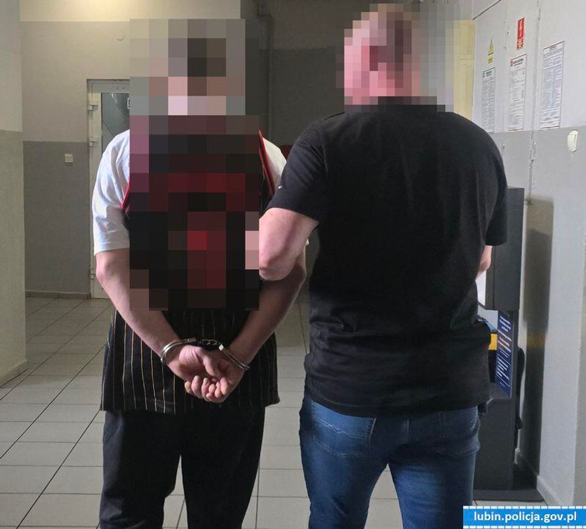 Pijany budowlaniec przyszedł po wypłatę z siekierą w ręku. Groził szefowi i kolegom z pracy