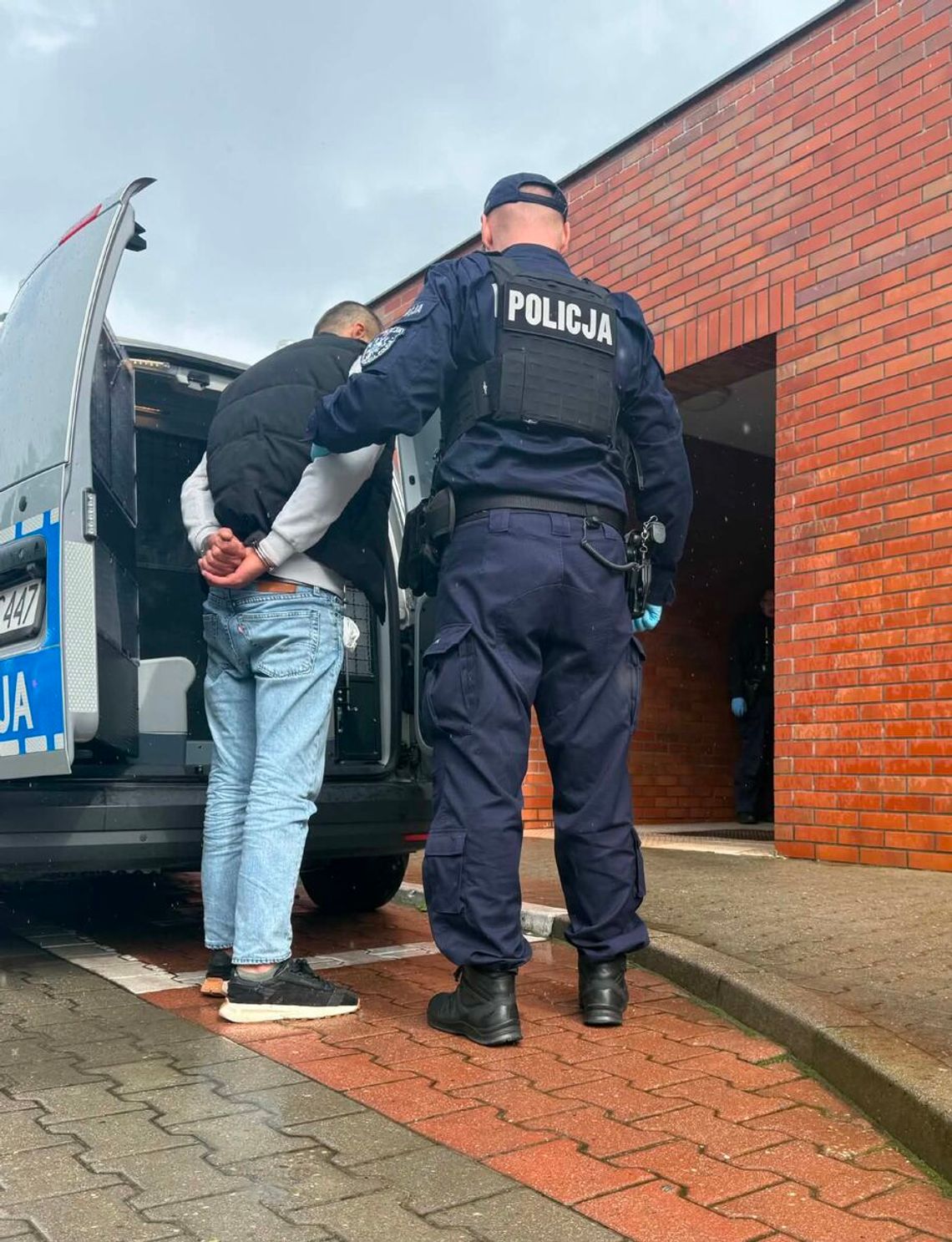 Pijany Gruzin potrącił 4-latka, dostał 9 tys. zł mandatów. Znaleźli przy nim mefedron Pijany Gruzin potrącił 4-latka, dostał 9 tys. zł mandatów. Znaleźli przy nim mefedron