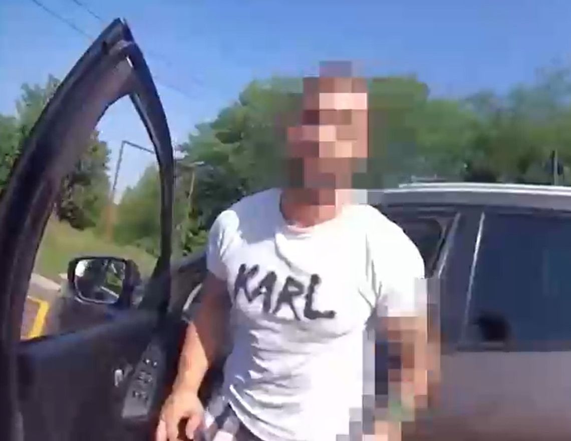 Pijany instruktor sztuk walki za kierownicą. Policjant sam poskromił agresywnego 32-latka Pijany instruktor sztuk walki za kierownicą. Policjant sam poskromił agresywnego 32-latka