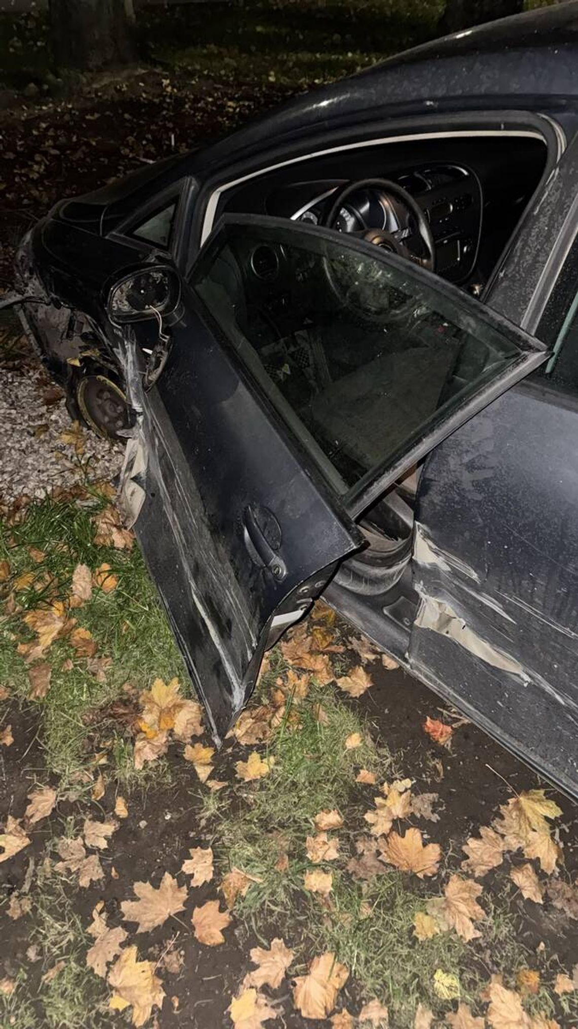 Pijany jechał autem bez przedniego koła. Świadkowie ruszyli za nim i wezwali policję Pijany jechał autem bez przedniego koła. Świadkowie ruszyli za nim i wezwali policję