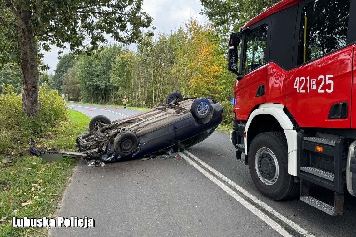 Pijany kierowca przewrócił audi na dach. Miał ponad 2 promile