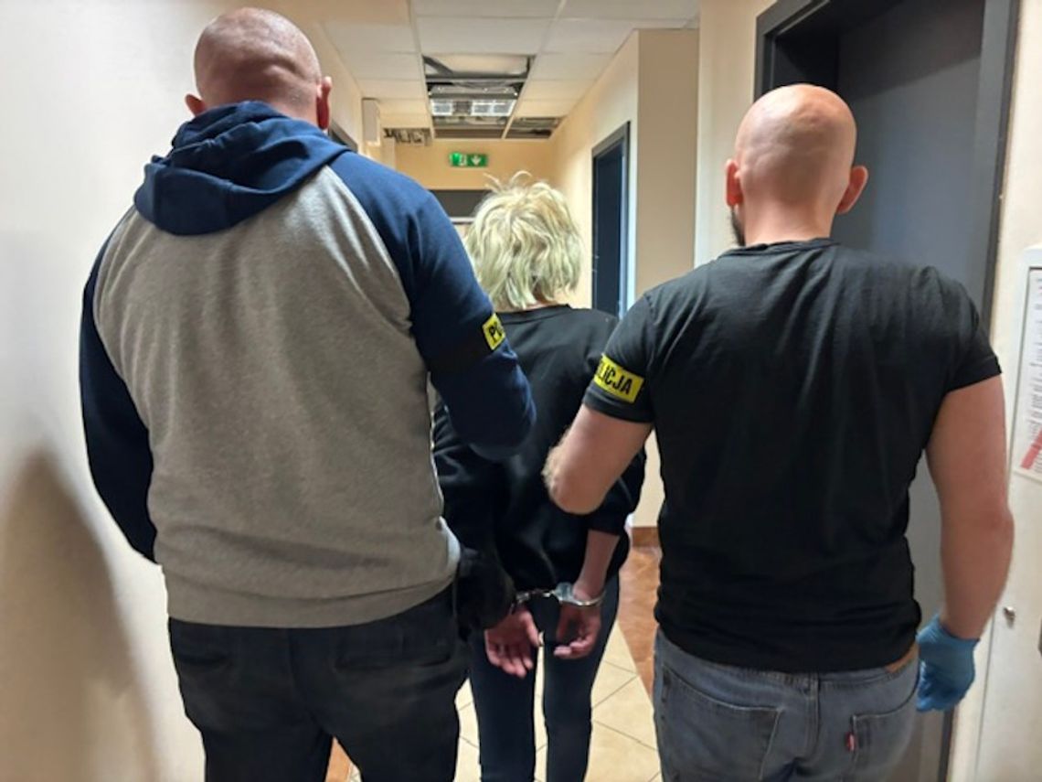 Pijany kierowca na zakazie wiózł poszukiwaną. W jej piwnicy policja znalazła arsenał narkotyków