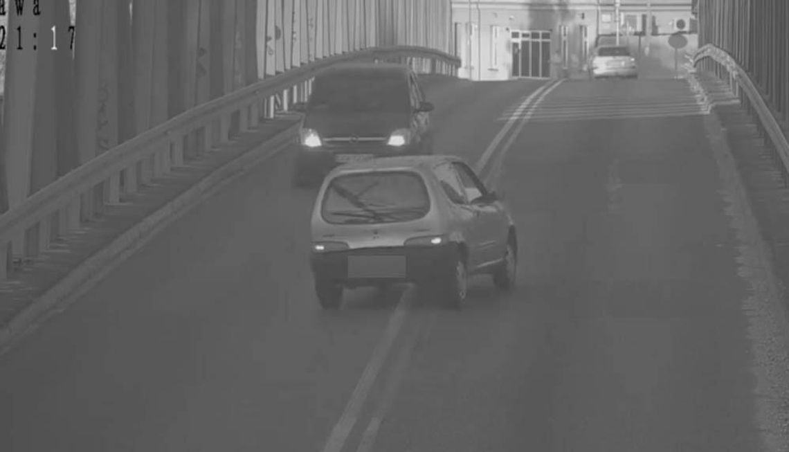 Pijany kierowca omal nie doprowadził do czołówki na moście. Miał prawie 3 promile i przekonywał, że to po jednym piwie