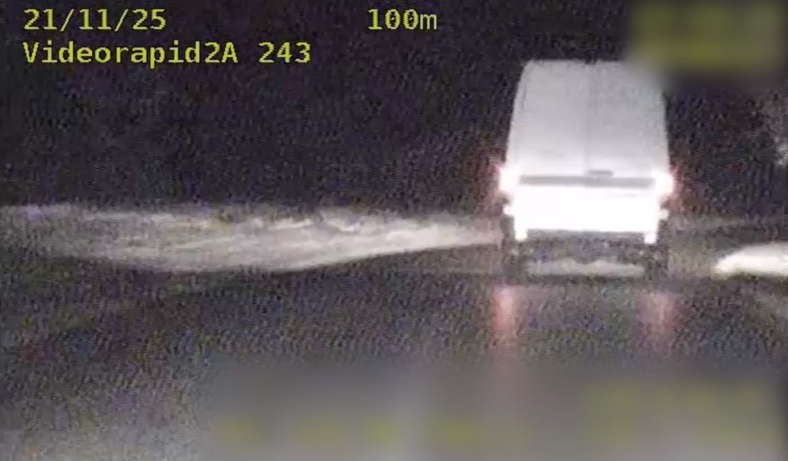 Pijany kierowca próbował uciec policji dostawczakiem. Pożegnał się z prawkiem i usłyszał zarzuty