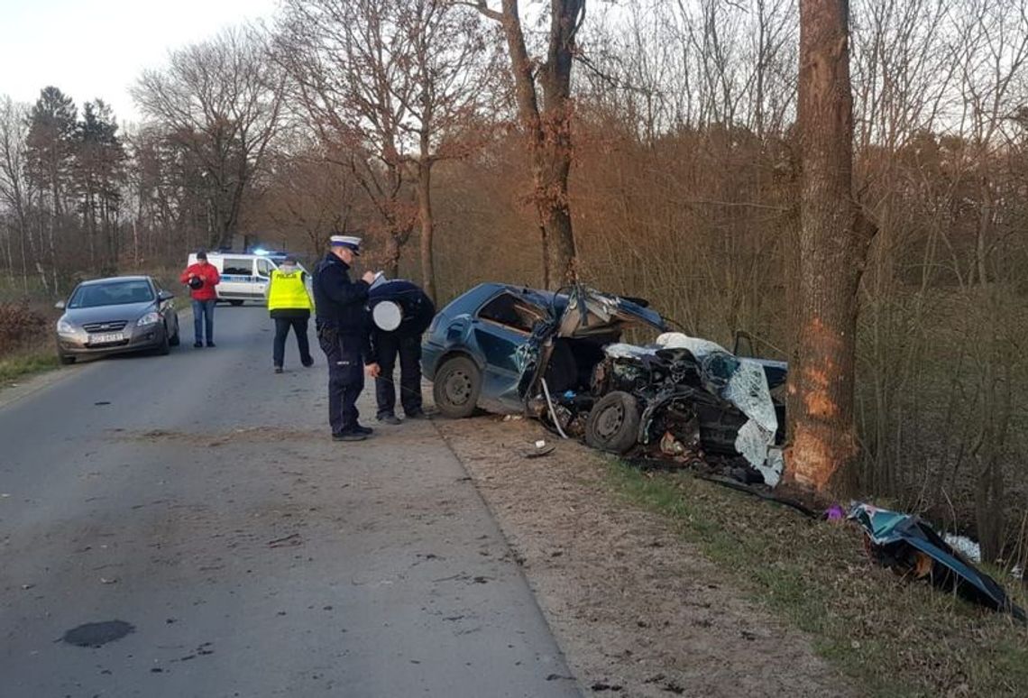 Pijany kierowca spowodował wypadek. Jego kolega zginął na miejscu