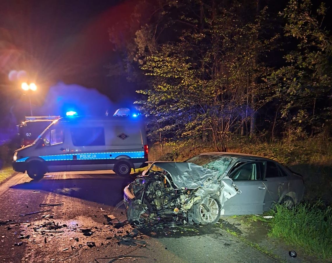 Pijany kierowca uderzył w ciągnik i uciekł. Zatrzymany po skoku z pierwszego piętra