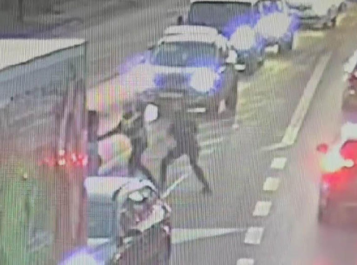 Pijany kierowca zaatakował policjantów. Został obezwładniony Pijany kierowca zaatakował policjantów. Został obezwładniony