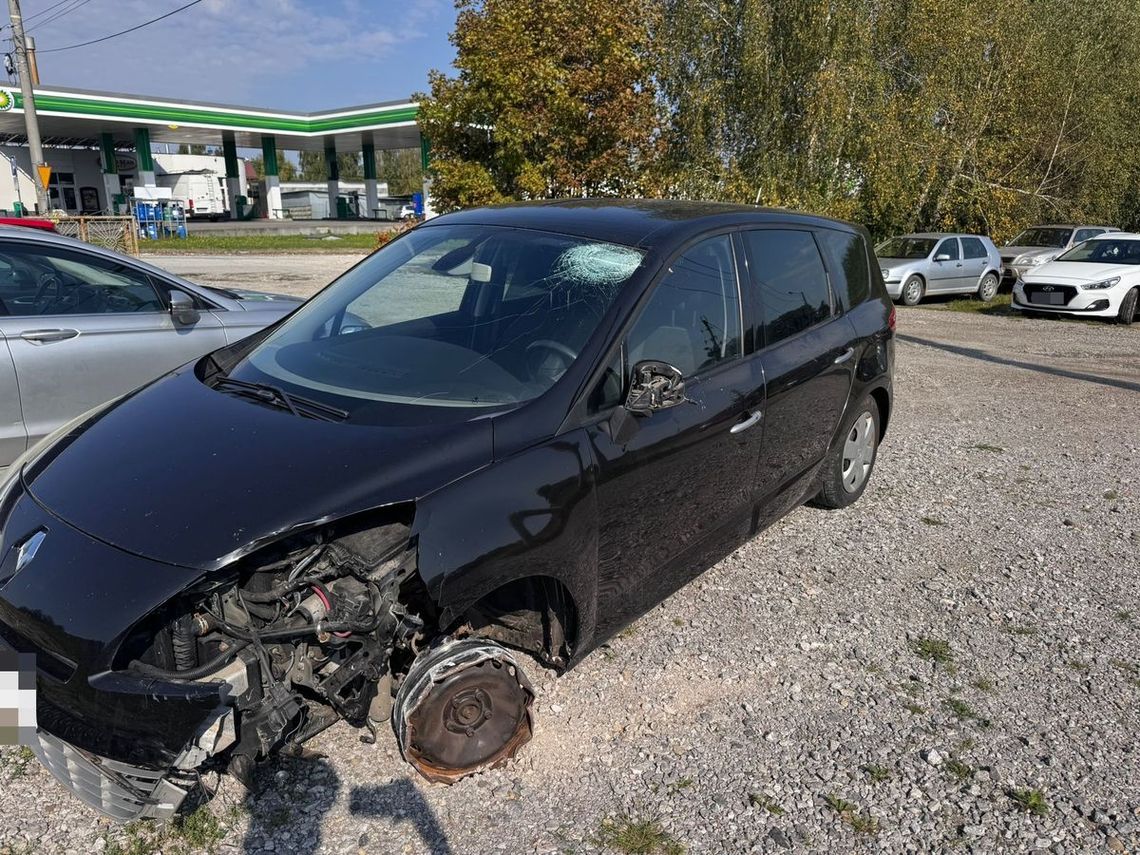 Pijany kierowca zrobił awanturę na stacji paliw. Przyjechał autem na samej feldze Pijany kierowca zrobił awanturę na stacji paliw. Przyjechał autem na samej feldze