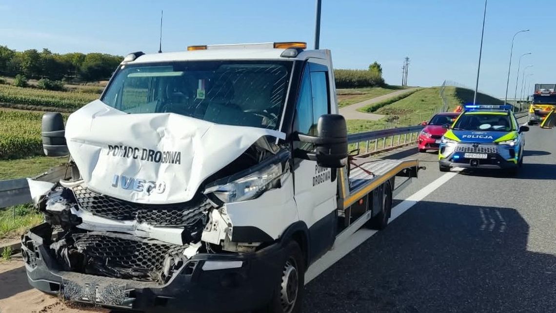 Pijany laweciarz wjechał w tył cysterny. Po zderzeniu stracił prawo jazdy Pijany laweciarz wjechał w tył cysterny. Po zderzeniu stracił prawo jazdy