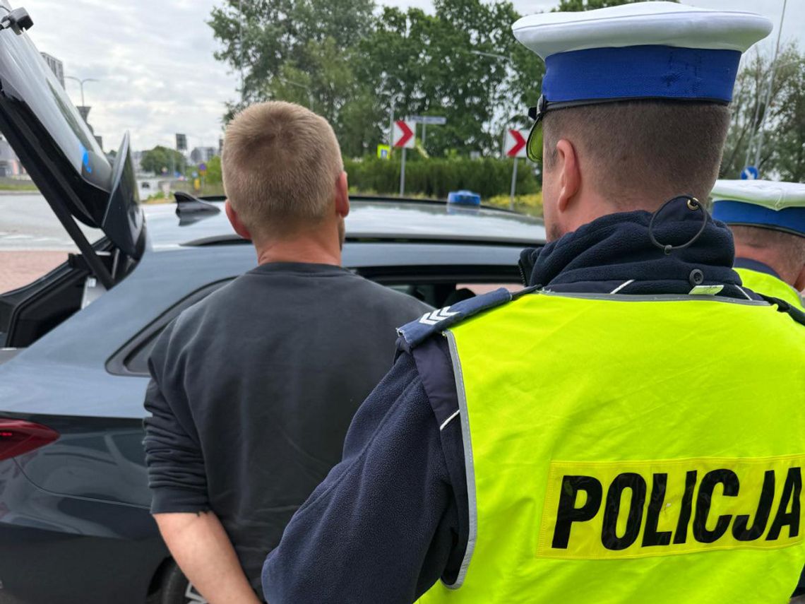 Pijany, poszukiwany listem gończym i z czterema zakazami. 27-latek deportowany na Ukrainę Pijany, poszukiwany listem gończym i z czterema zakazami. 27-latek deportowany na Ukrainę