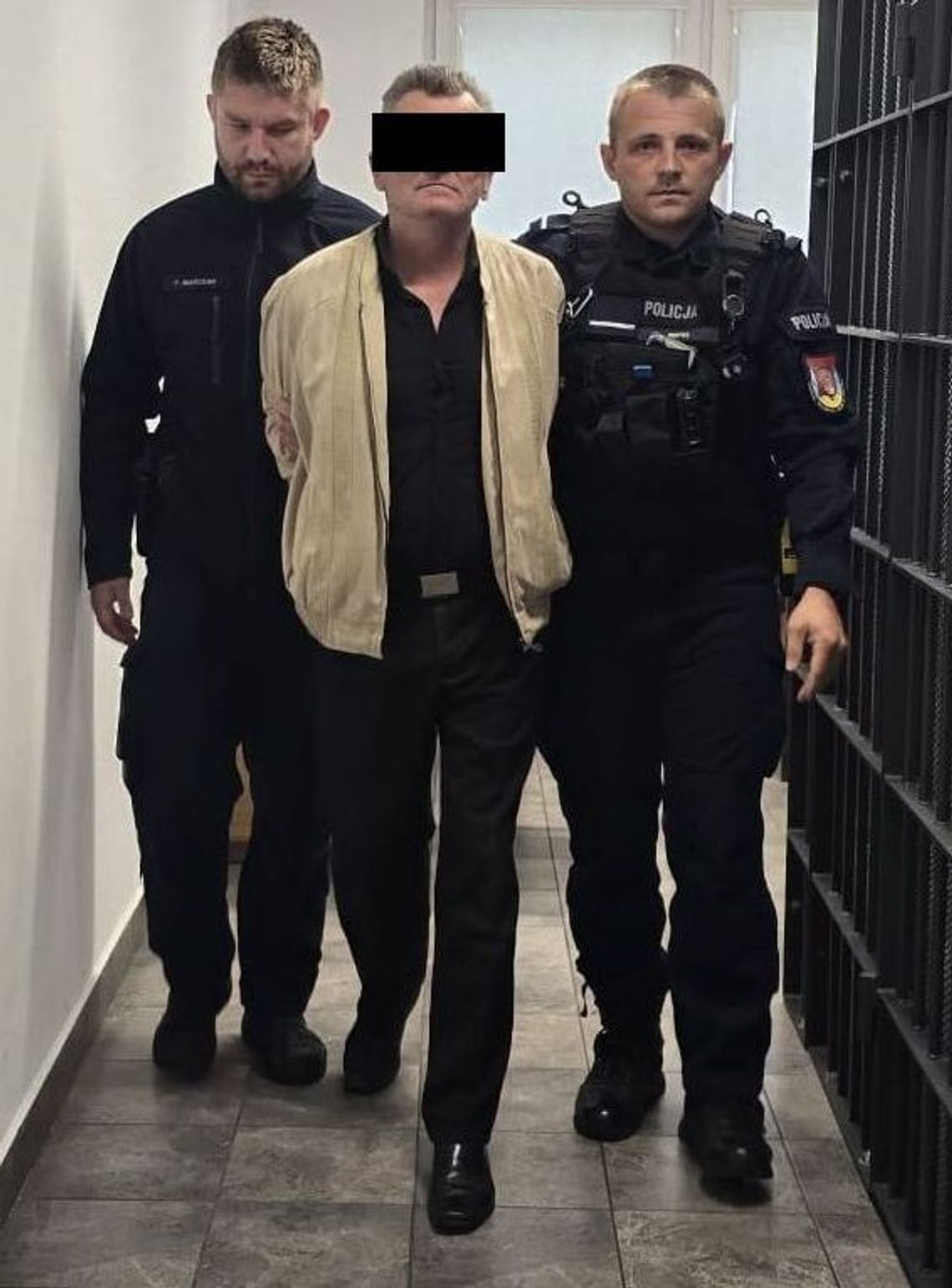 Pijany przyszedł do komornika z pistoletem. Chciał zmusić go do zmiany decyzji