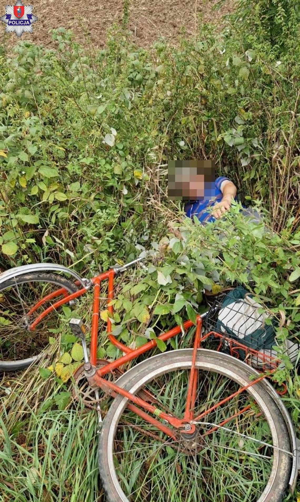 Pijany rowerzysta chciał przechytrzyć policjantów. Ukrył się w krzakach, ale go znaleźli