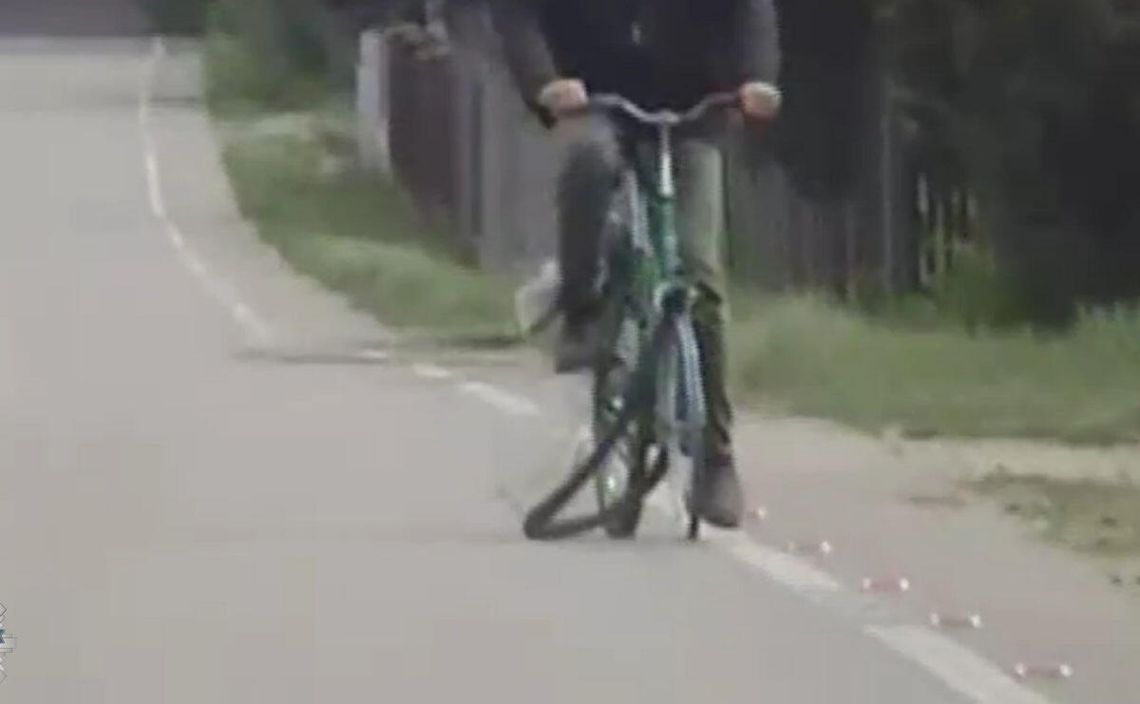 Pijany rowerzysta jechał pod prąd na samej feldze. Naciął się na policję