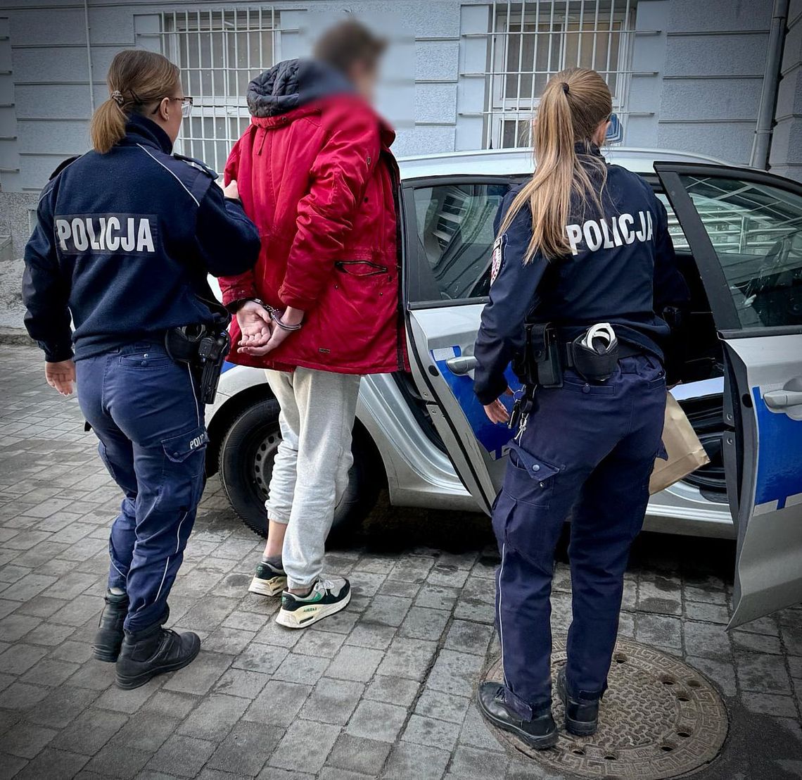 Płacili imitacjami banknotów. Kupno telefonu i kurs taksówką zakończą się w celi Płacili imitacjami banknotów. Kupno telefonu i kurs taksówką zakończą się w celi