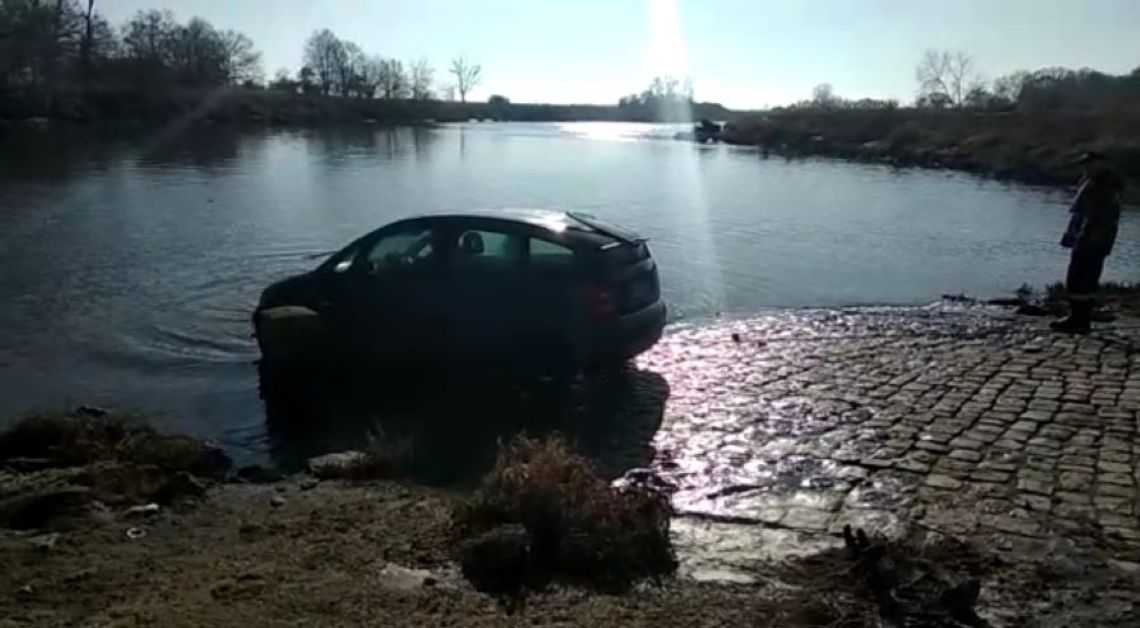 Po kłótni z bratem zabrał mu auto i utopił je w rzece. Wcześniej groził, że spali mu mieszkanie