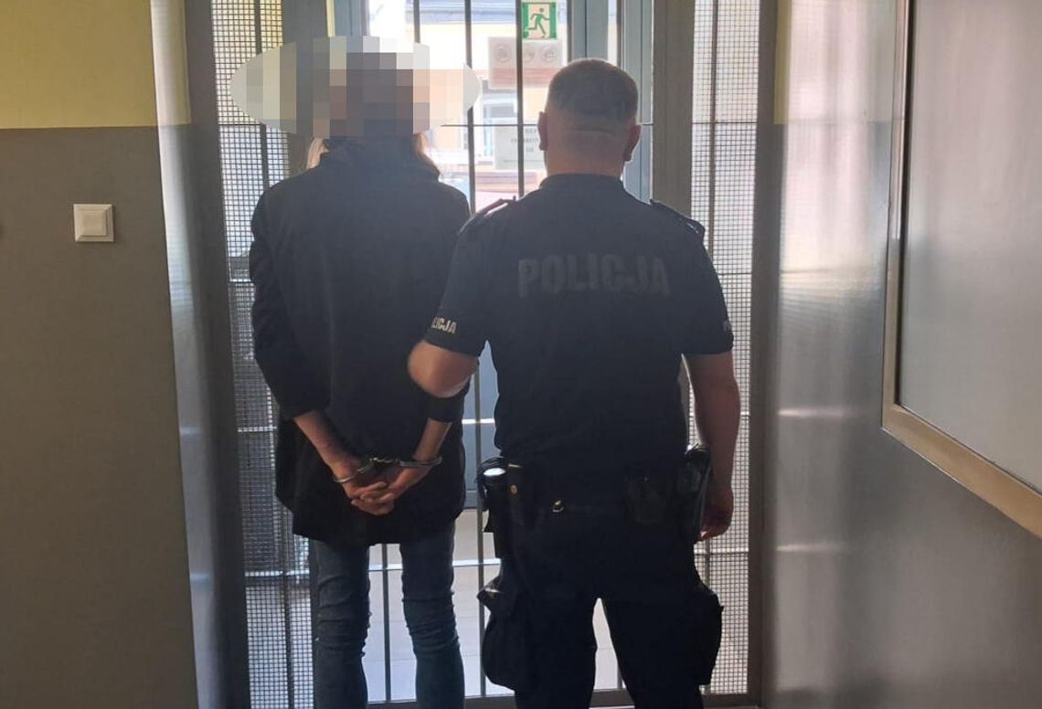 Po kłótni z partnerem wezwała do domu policję. Zapomniała, że sama jest poszukiwana