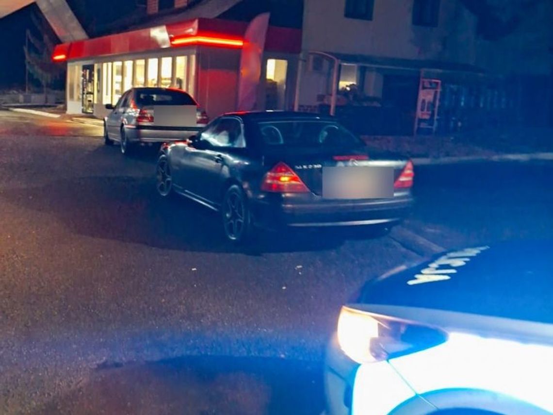 Po marihuanie dostał ataku agresji. Wtargnął na stację paliw i zdemolował drzwi toalety Po marihuanie dostał ataku agresji. Wtargnął na stację paliw i zdemolował drzwi toalety