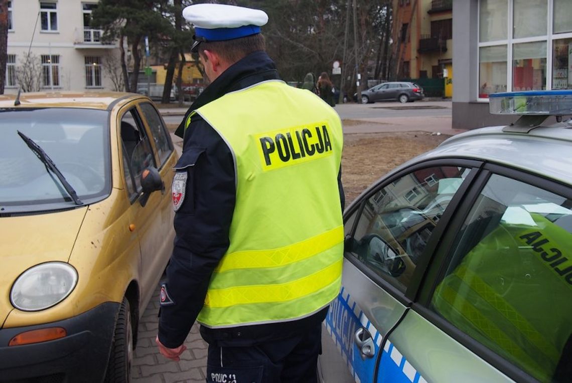 Po pijaku uciekał matizem. Gdy próbowali go zatrzymać, wyjął pistolet