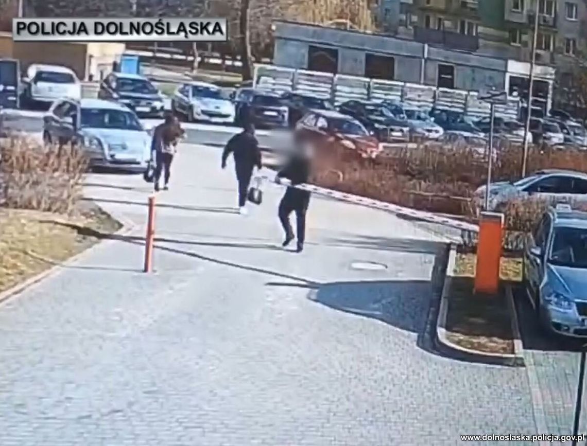 Po pijaku zaczęły przeszkadzać mu szlabany na osiedlowym parkingu. Za recydywę może teraz iść siedzieć