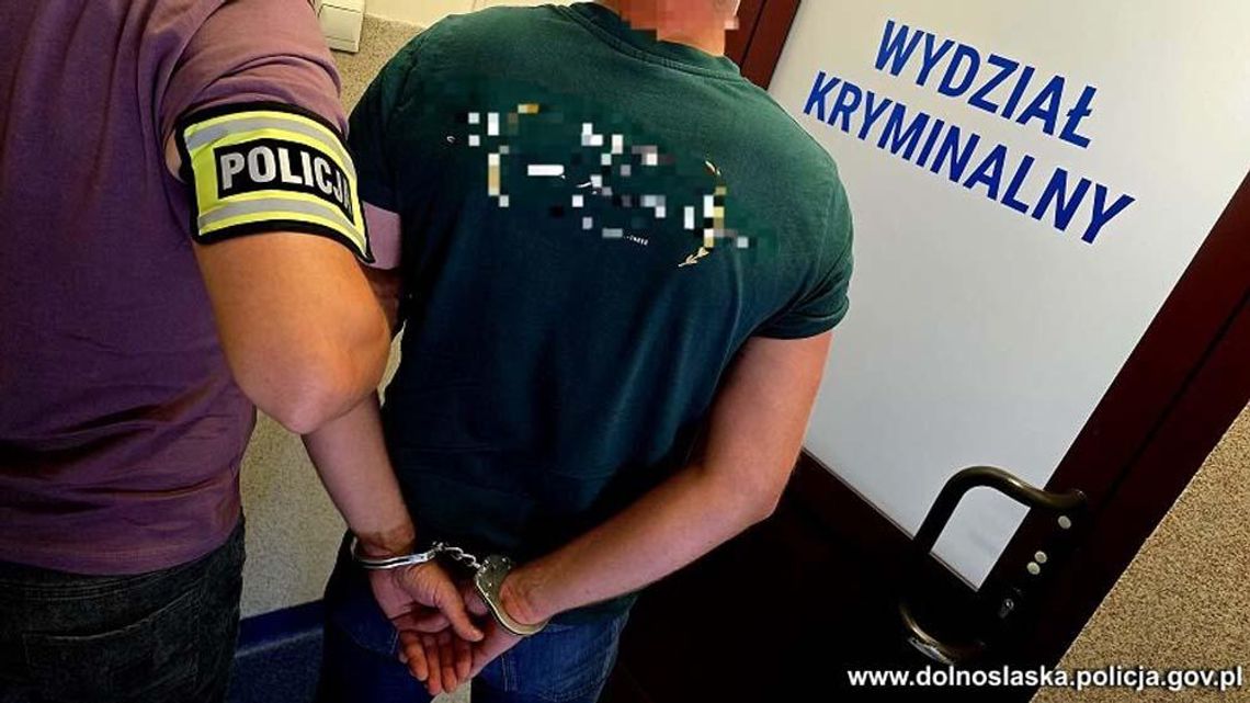 Po włamie uciekł z fantami szynobusem.  Miał telewizor, kamery monitoringu, alkohol i kosmetyki