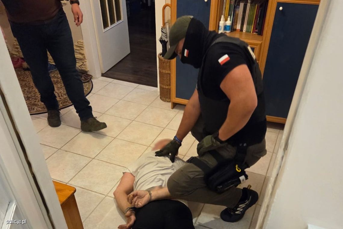 Po wyroku więzienia uciekł za granicę i się ukrywał. W końcu jednak nie wytrzymał. Zgarnęli go dzień po powrocie