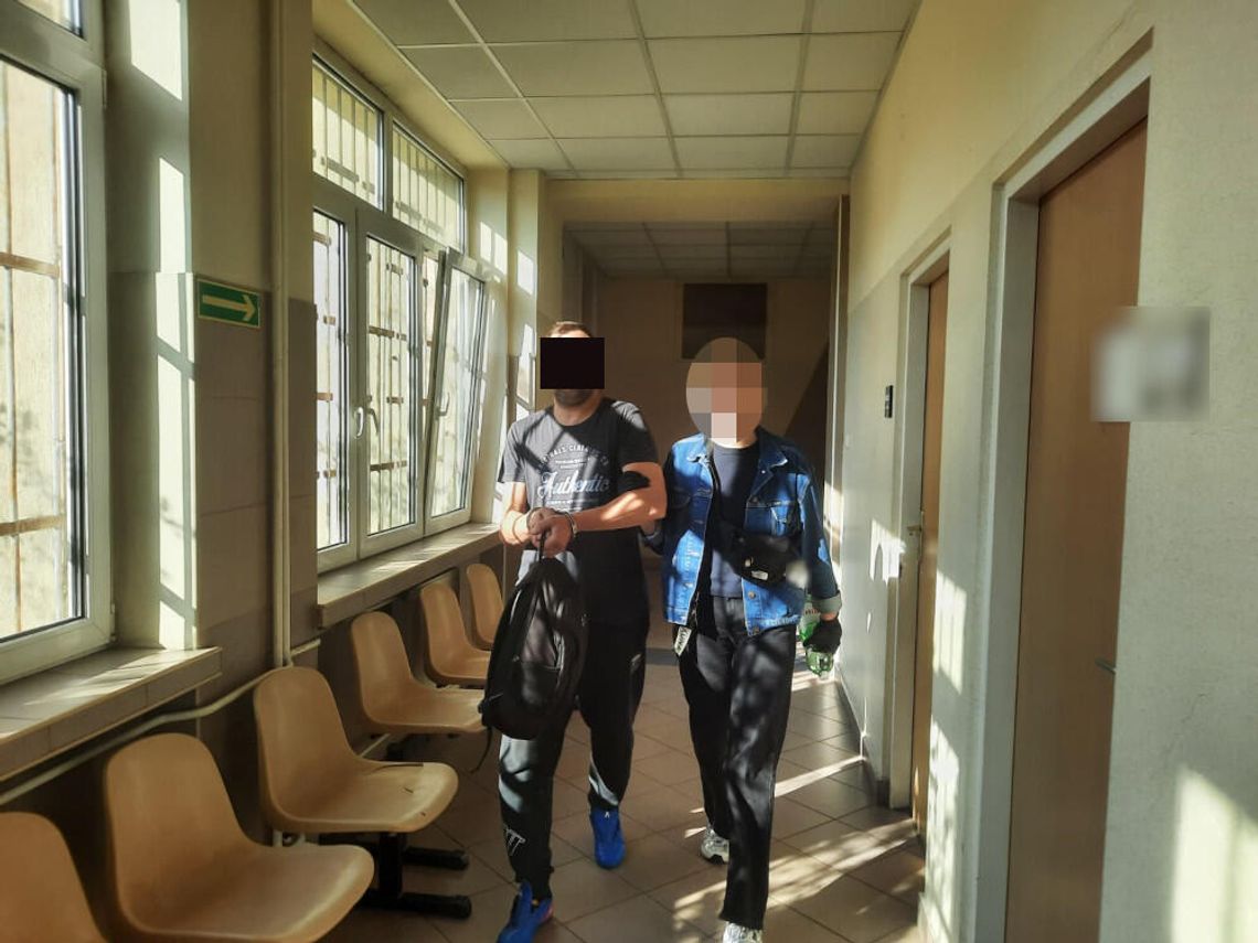 Po zwolnieniu z pracy zrobił demolkę i domagał się wypłaty pieniędzy. Groził szefowi, że go spali