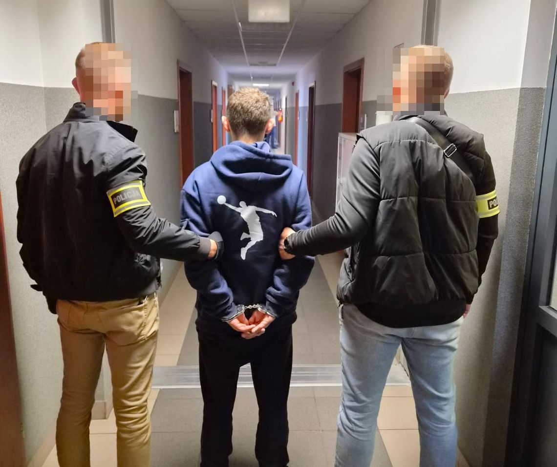Pobili ochroniarkę w markecie, bo złapała ich na kradzieży alkoholu. Dwaj mężczyźni mają opuścić Polskę Pobili ochroniarkę w markecie, bo złapała ich na kradzieży alkoholu. Dwaj mężczyźni mają opuścić Polskę