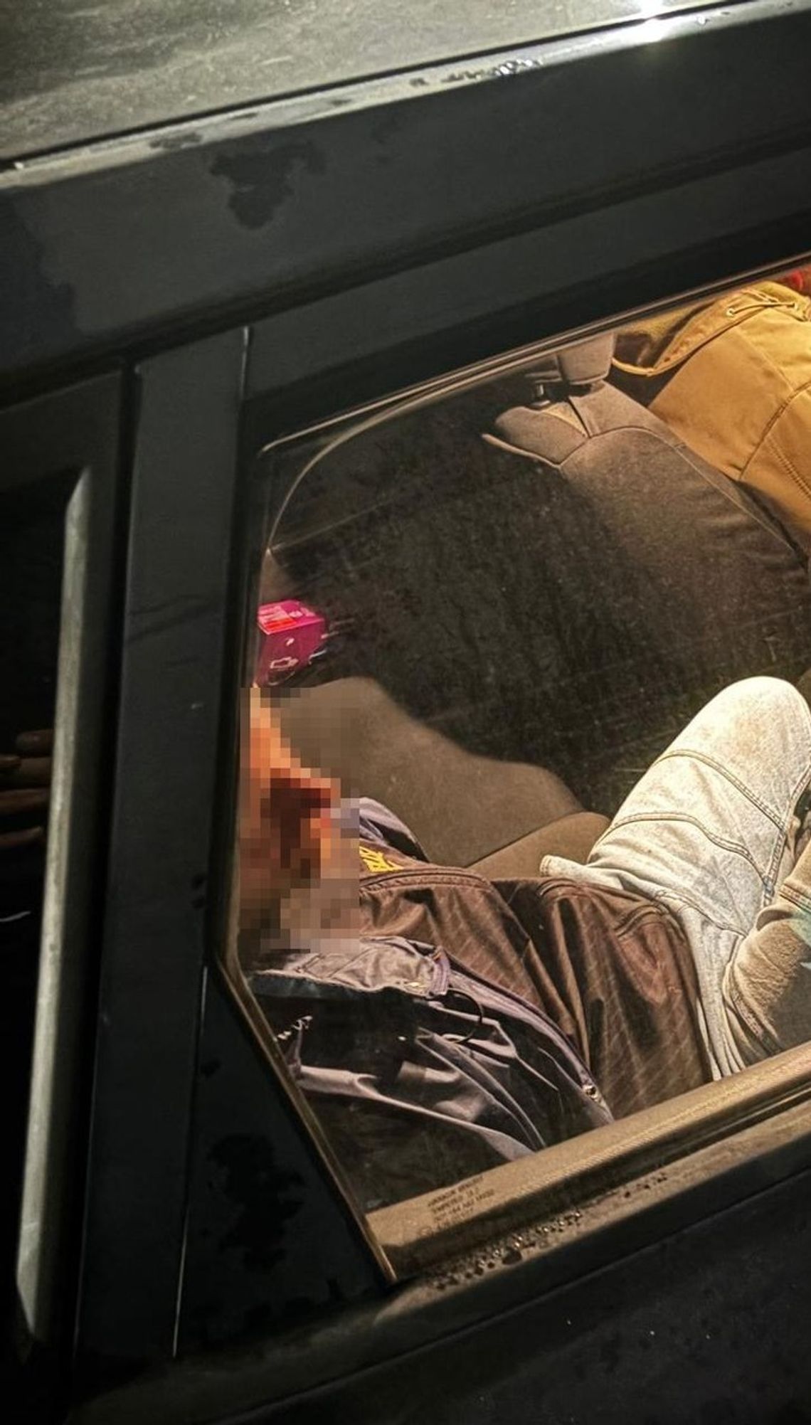 Pobudzony kierowca przyznał, że przed jazdą palił i wciągał. Na sumieniu miał jednak dużo więcej Pobudzony kierowca przyznał, że przed jazdą palił i wciągał. Na sumieniu miał jednak dużo więcej