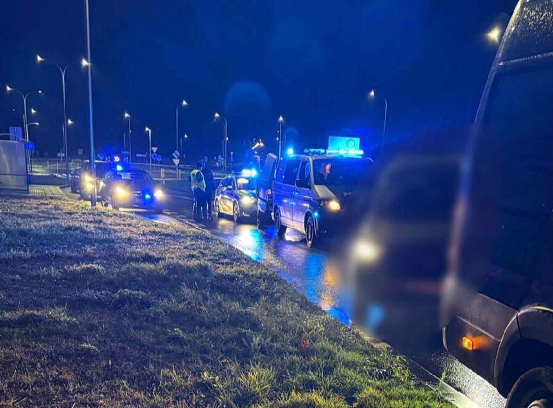 Pod osłoną nocy kradli busy. Policjanci rozbili szajkę złodziei samochodowych