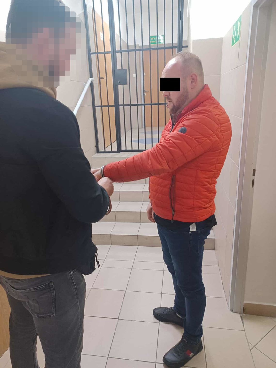 Pod wpływem kokainy spowodował wypadek. Policjanci znaleźli przy nim narkotyki i dowody na handel Pod wpływem kokainy spowodował wypadek. Policjanci znaleźli przy nim narkotyki i dowody na handel