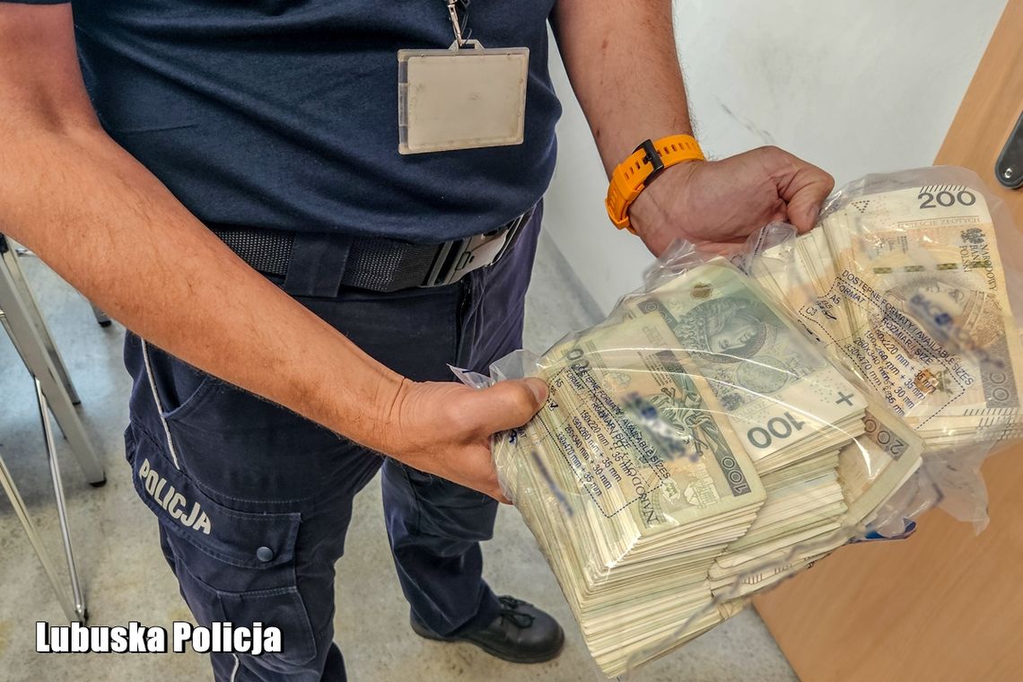 Podawali się za prokuratora i policjanta. Wyłudzili 120 tysięcy, po czym zatrzymała ich policja Podawali się za prokuratora i policjanta. Wyłudzili 120 tysięcy, po czym zatrzymała ich policja