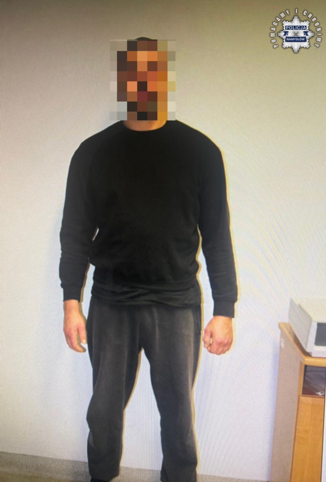 Podczas kontroli pijany kierowca wpadł w szał. 41-latek uderzył policjanta pięścią Podczas kontroli pijany kierowca wpadł w szał. 41-latek uderzył policjanta pięścią