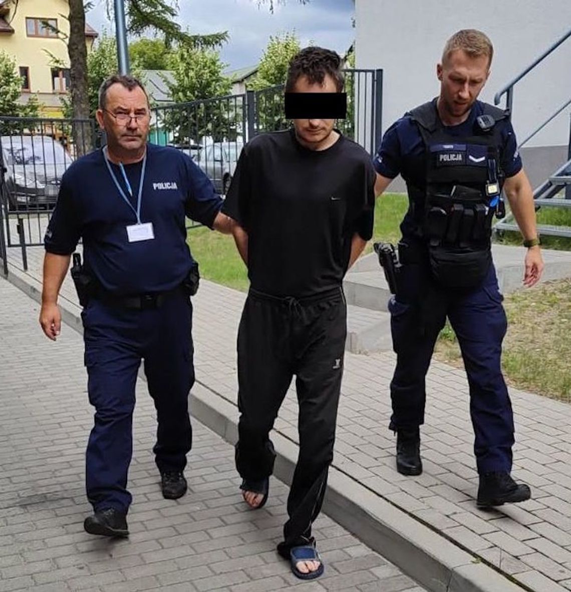 Podpalił łóżko, na którym spał jego ojciec. 33-latek usłyszał zarzut usiłowania zabójstwa