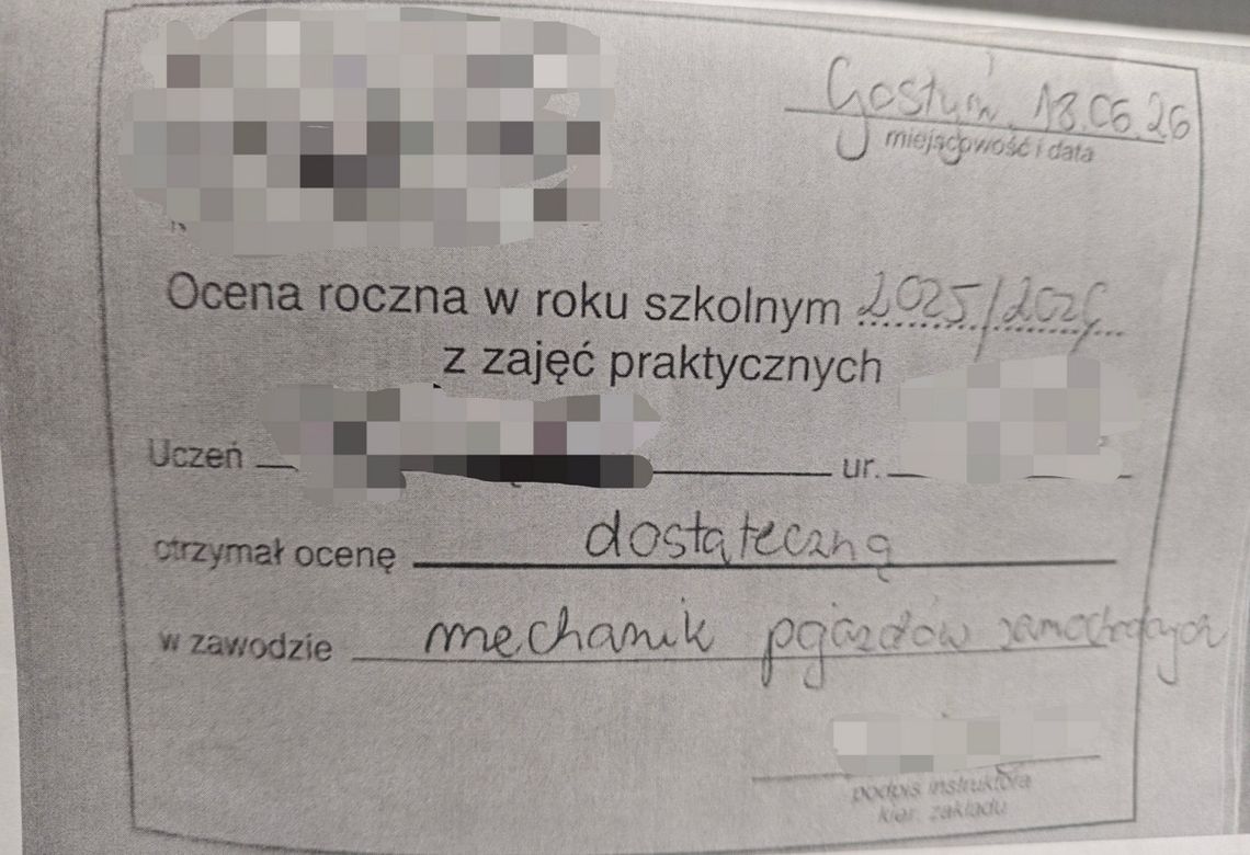 Podrobił dzienniczek praktyk, by zdać klasę. 17-latkowi grozi kara do 8 lat więzienia Podrobił dzienniczek praktyk, by zdać klasę. 17-latkowi grozi kara do 8 lat więzienia