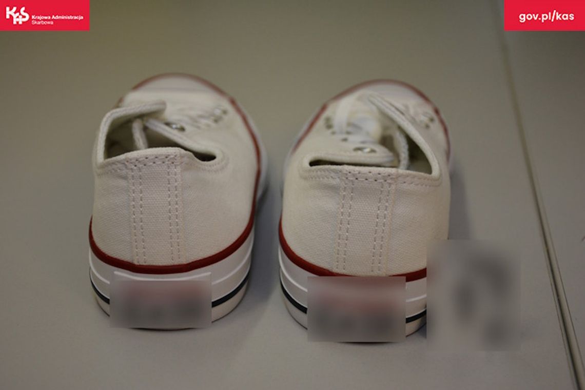 Podróbki za ponad 5,4 miliona złotych zatrzymane na granicy. Przejęto 15 tysięcy par butów i kurtki